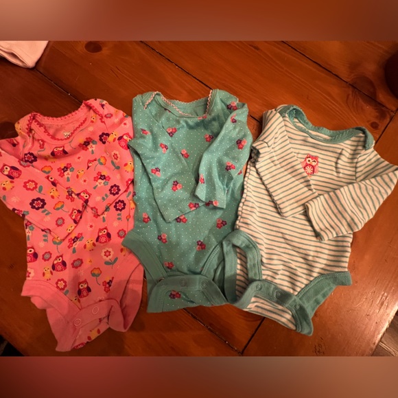 Koala Kids Other - Koala Baby 3 pack long sleeve Onesies.
